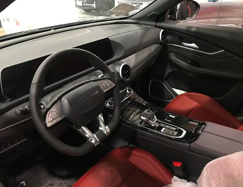  فرمان D کات لاماری فلو (Lamari Flo) با روکش چرمی، دکمه‌های کنترلی و طراحی اسپرت، کنترل راحت در رانندگی 