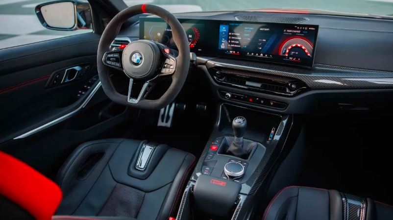 داشبورد BMW M3 CS Handschalter؛ طراحی اسپرت و تمرکز بر راننده