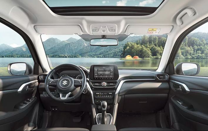  داشبورد سوزوکی گراند ویتارا هیبرید دودیفرانسیل با مانیتور ۹ اینچی – Suzuki Grand Vitara ۴WD Hybrid Dashboard 