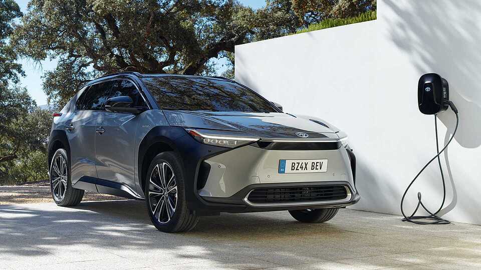  شرایط فروش خودرو برقی TOYOTA BZ4X انرژی موتور؛ شرایط و نحوه ثبت‌نام اردیبهشت 1404 