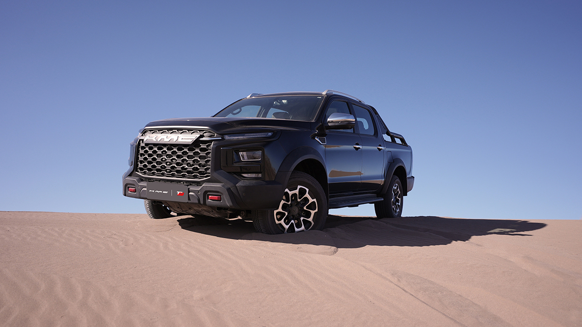 پیکاپ کیامسی T9 با طراحی مدرن، جلوپنجره بزرگ و چراغهای LED قدرتمند مشخصات فنی: کیامسی T9 با موتور 2 لیتری توربوشار