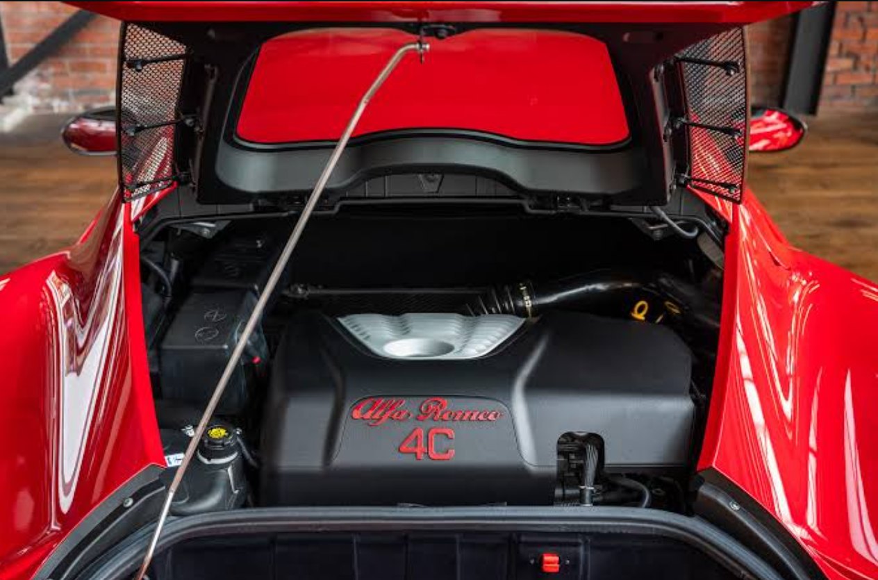  جزئیات فنی موتور توربوشارژ آلفارومئو 4C مدل اسپرت 