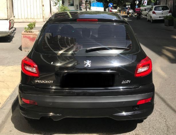  Peugeot 207 Manual TU5 – چراغ‌های عقب و نمای پشت 