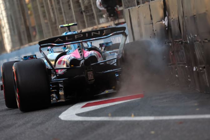 تصادف فرانکو کولاپینتو در پیچ چهارم پیست شهری باکو در مرحله اول تعیین خط گرند پری آذربایجان فرمول یک ۲۰۲۵ که منجر به پرچم قرمز و حذف راننده تیم آلپین شد. |khodrozi.ir