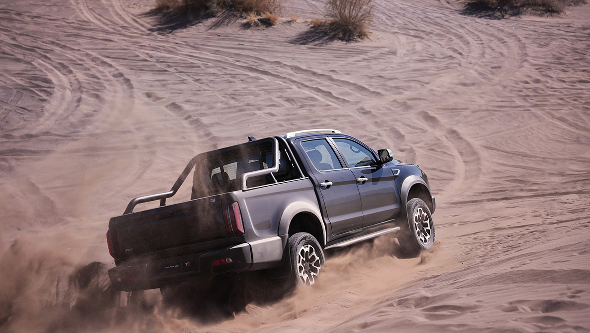 کیامسی T9 در مسیرهای آفرود با سیستم دو دیفرانسیل و قفل دیفرانسیل برای حداکثر عملکرد