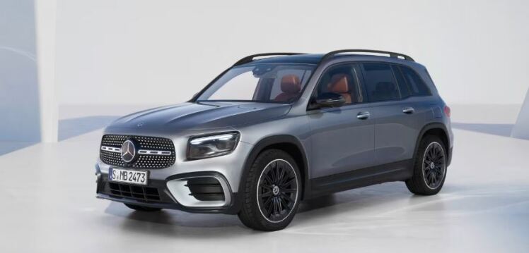 نمای جلو مرسدس بنز GLB 2026 – Mercedes Benz GLB 2026 Front View