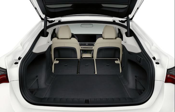  صندوق عقب و فضای بار BMW i4 eDrive35 بی‌ام‌و آی۴ – BMW i4 eDrive35 front view 