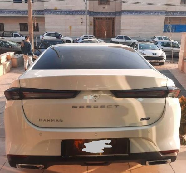  نمای عقب ریسپکت پرایم تیپ ۲ – طراحی صندوق عقب، چراغ‌های عقب LED، سپر عقب، اگزوزهای اسپرت، لوگوی ریسپکت پرایم، دیفیوزر عق 