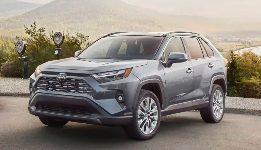 تصویر تویوتا RAV4 مدل جدید عرضه شده در اتونوین 1405 با طراحی مدرن کراس‌اوور و نمای جلو اسپرت
