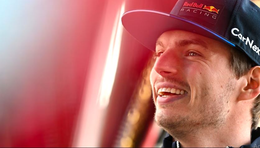 زندگینامه و افتخارات مکس فرشتاپن | قهرمان فرمول یک مکس امیلیانو فرشتاپن (Max Verstappen) متولد 30 سپتامبر 1997 در اسلت، بلژیک است. او یکی از برترین رانندگان تاریخ فرمول یک محسوب می‌شود و از سال‌های ابتدایی فعالیت خود، استعداد فوق‌العاده‌ای در مسابقات اتومبیل‌رانی نشان داده است.